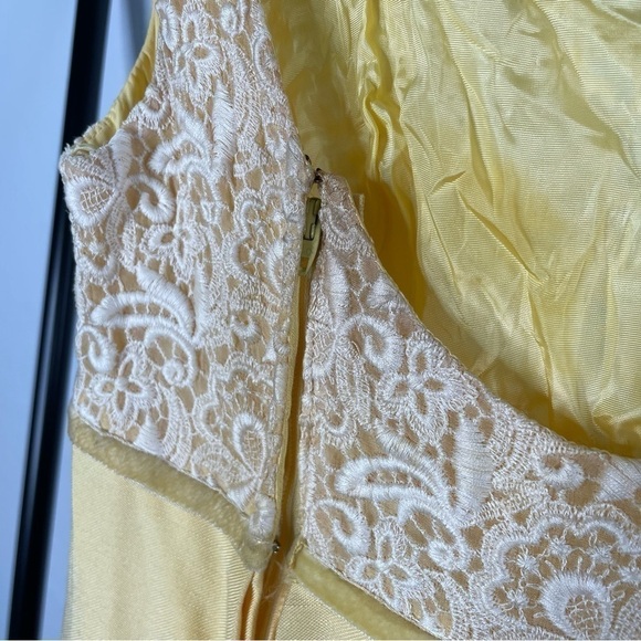 VINTAGE 70’s Pastel Yellow Empire Waist Dress w Train - Picture 6 of 14